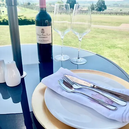 Les Grands Bois Nocleg ze śniadaniem 3*