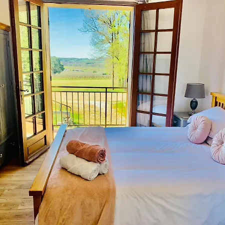 Les Grands Bois Bed and breakfast