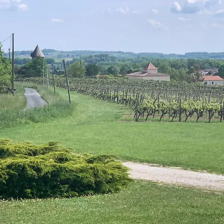 Les Grands Bois Bed & Breakfast *