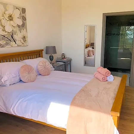 Les Grands Bois Bed & Breakfast