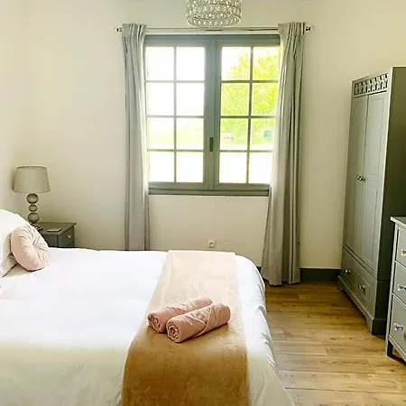 Les Grands Bois Bed & Breakfast
