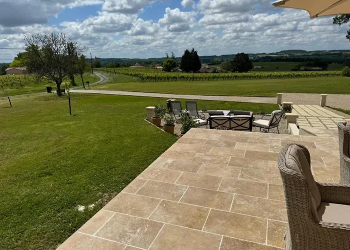 Les Grands Bois Oda ve Kahvaltı 3*